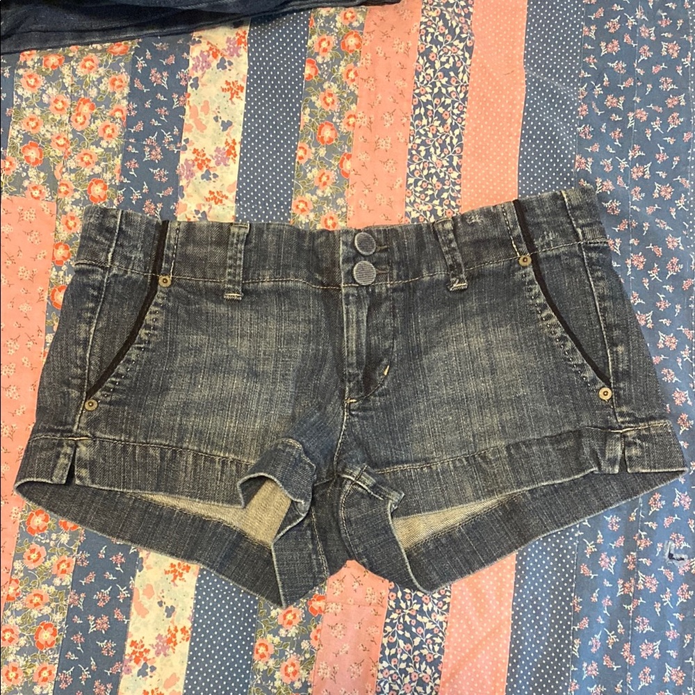 Y2K, American Eagle jean shorts